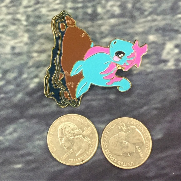 Soft enamel plesiosaur on a rock 2” - Picture 3 of 7